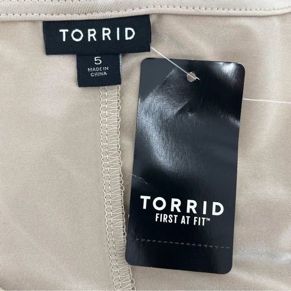 NWT Torrid Golden Champagne Studio Knit Surplice Bodysuit 5X - Picture 8 of 14